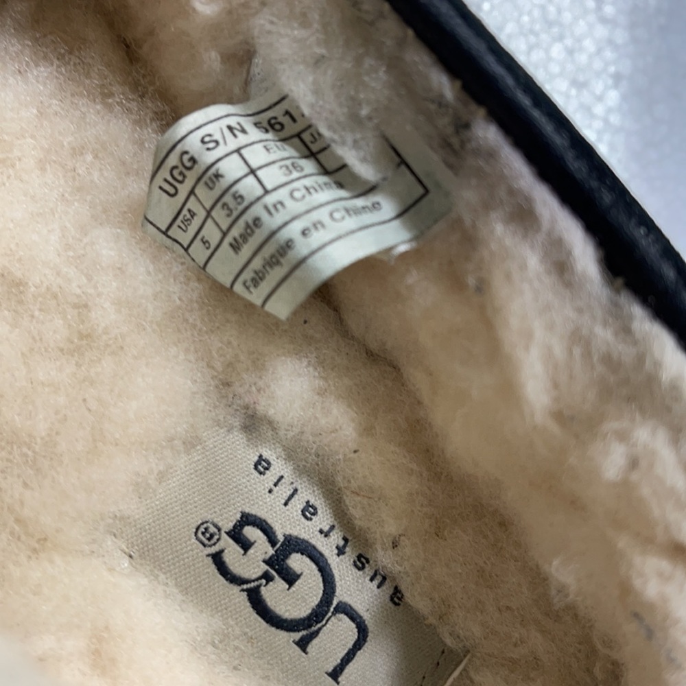 Ugg Size 5 - image 5